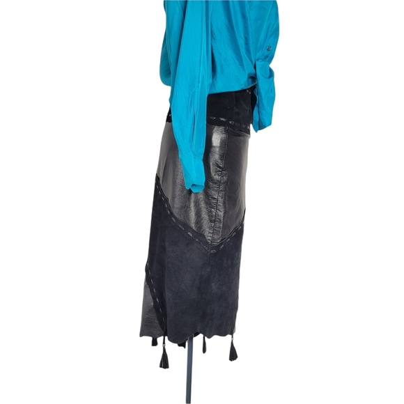 Vintage Y2K Danier black leather and suede asymmetrical midi skirt size 2 - Picture 5 of 15